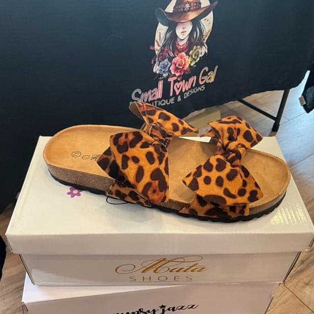Leopard Double Bow product photo from Small Town Gal Boutique Square storefront
