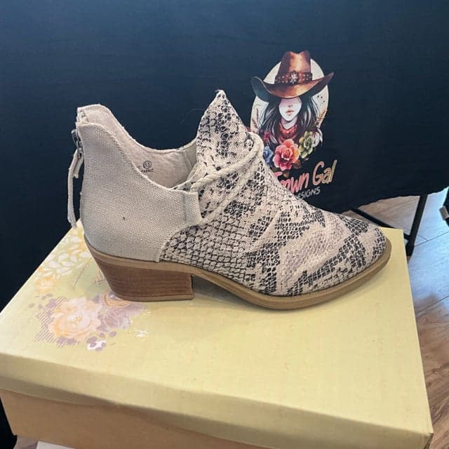 Spartan product photo from Small Town Gal Boutique Square storefront